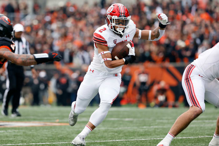Utah Utes running back Micah Bernard (2) runs the ball against the Oregon State Beavers during the first half at Reser Stadium.